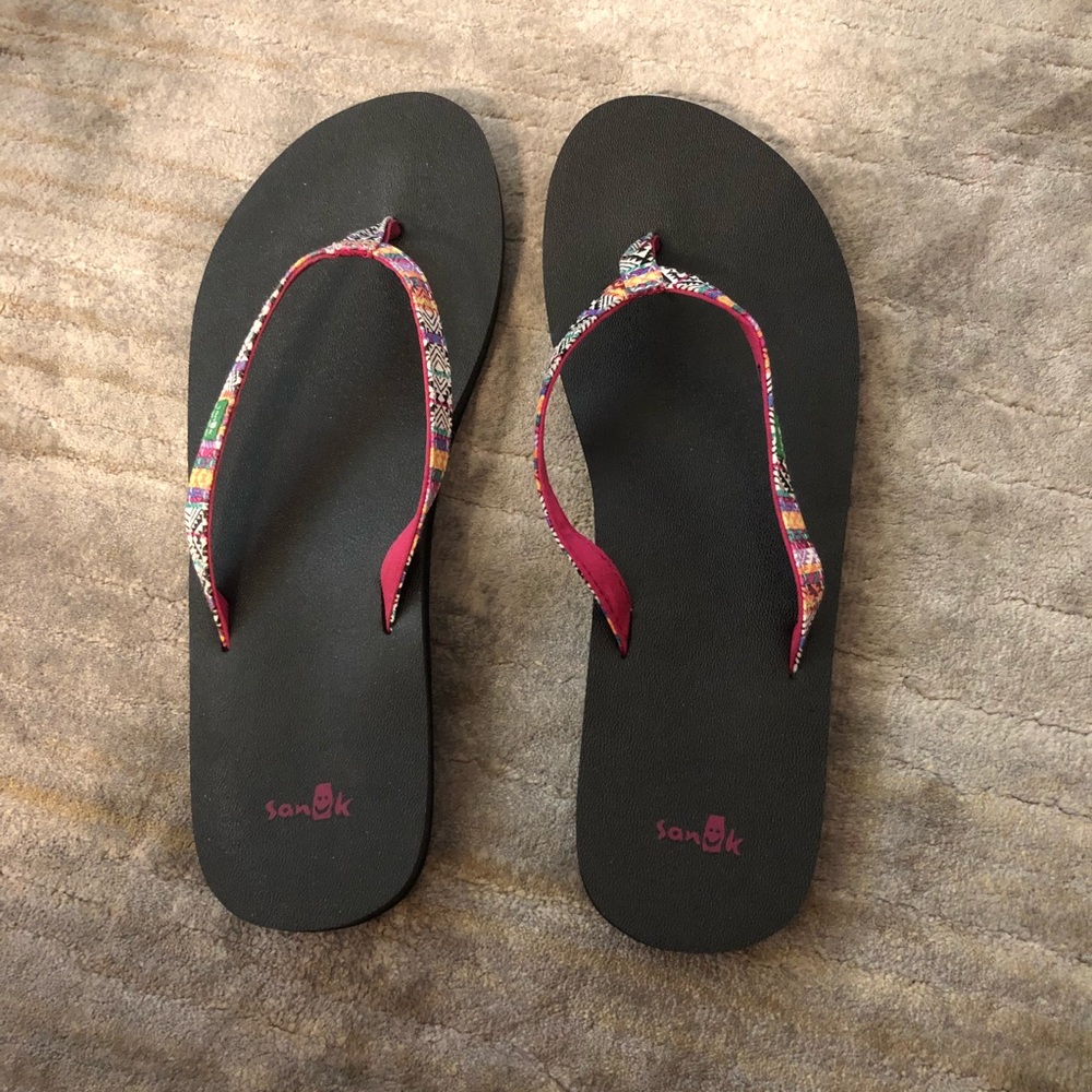 Sanuk Flip Flops